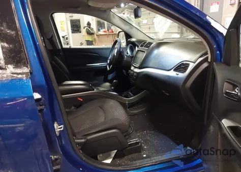 2015 Dodge Journey Sxt z USA, uszkodzony, nr VIN 3C4PDCBB7FT588137